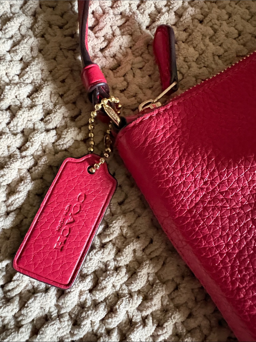 COACH Red Pebbled Leather Clutch Wristlet EUC - Picture 2 of 9